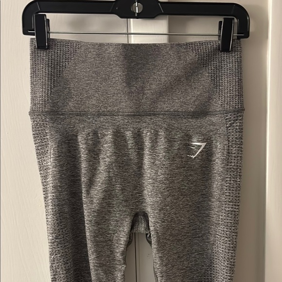 Gymshark women’s  Gray vital Leggings - Picture 2 of 6